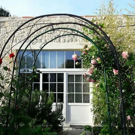 Maison Adorable, Avec Piscine, 15 Mn La Rochelle